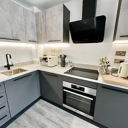 27 Citygate Apartment