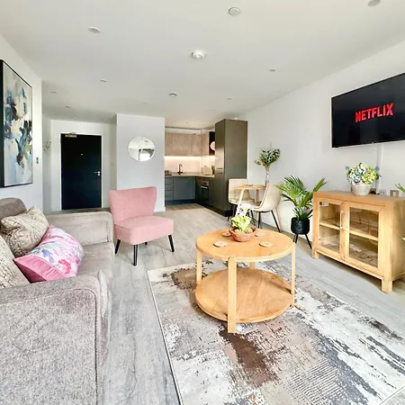 27 Citygate Apartment